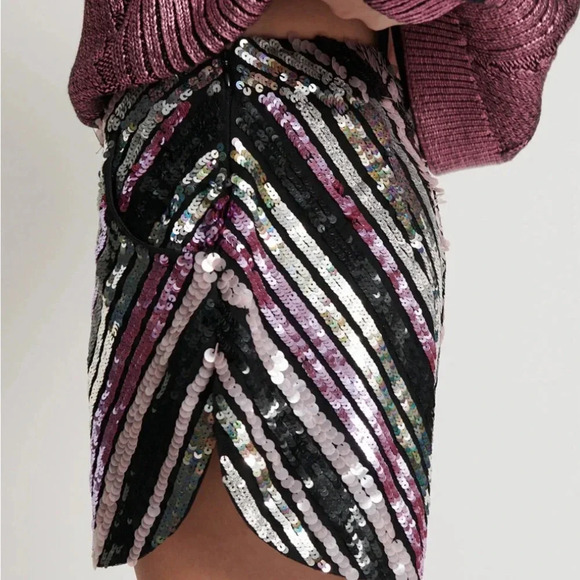 One Teaspoon NWT Hand Sequin Chevron  Party Shorts SMALL - Picture 4 of 9